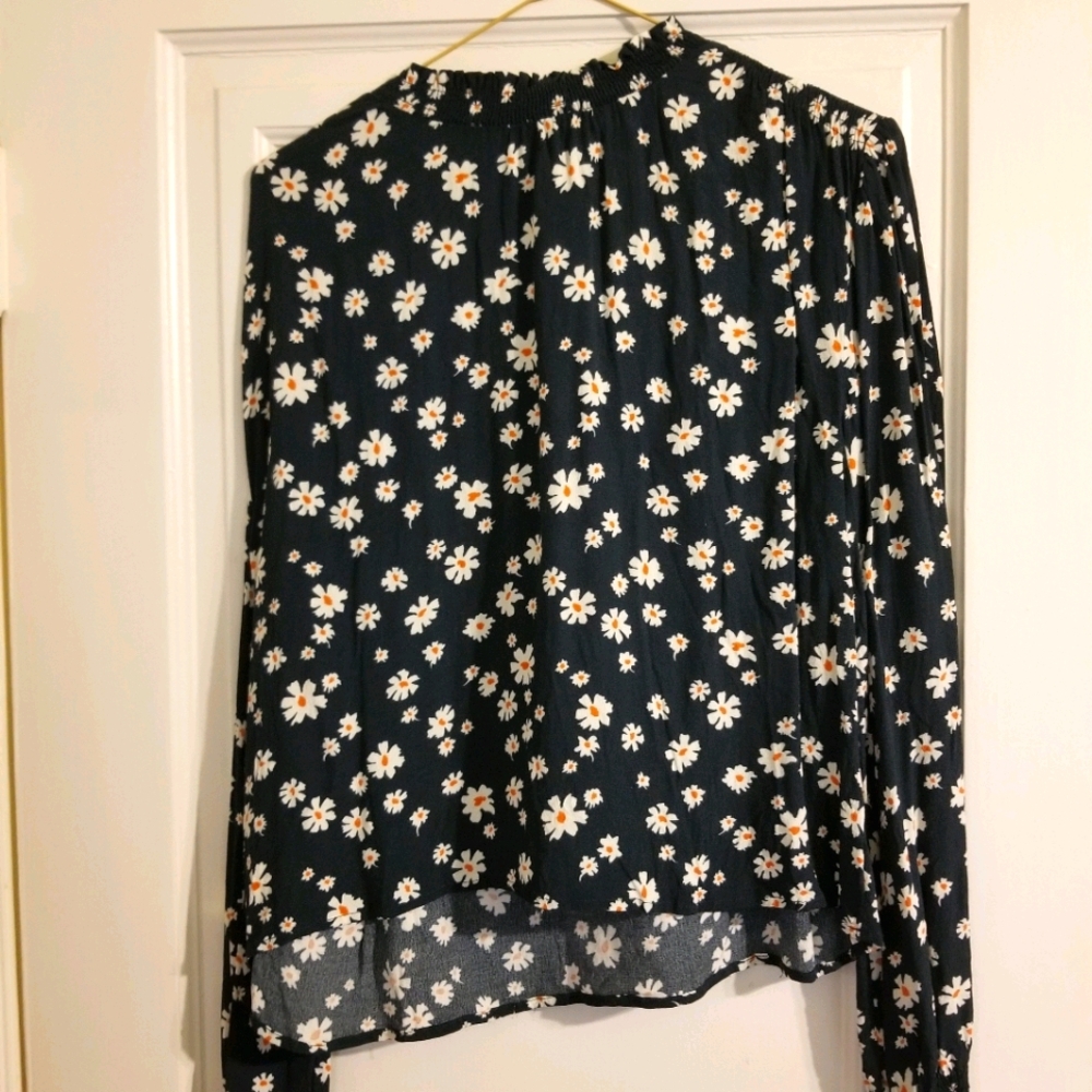 Floral long sleeve blouse